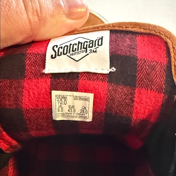 Vans Men's Tan High-Top Sneakers Limited Edition Red and Black Flannel Size 10 - Picture 5 of 7